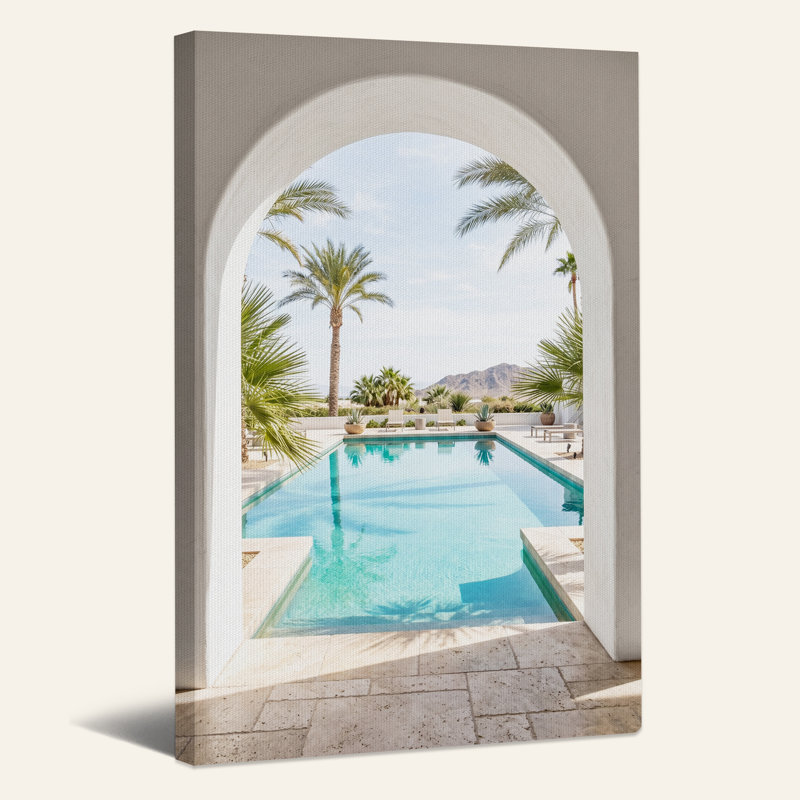 Toile turquoise, piscine et montagnes à travers une arche blanche, H 30 po x l 20 po