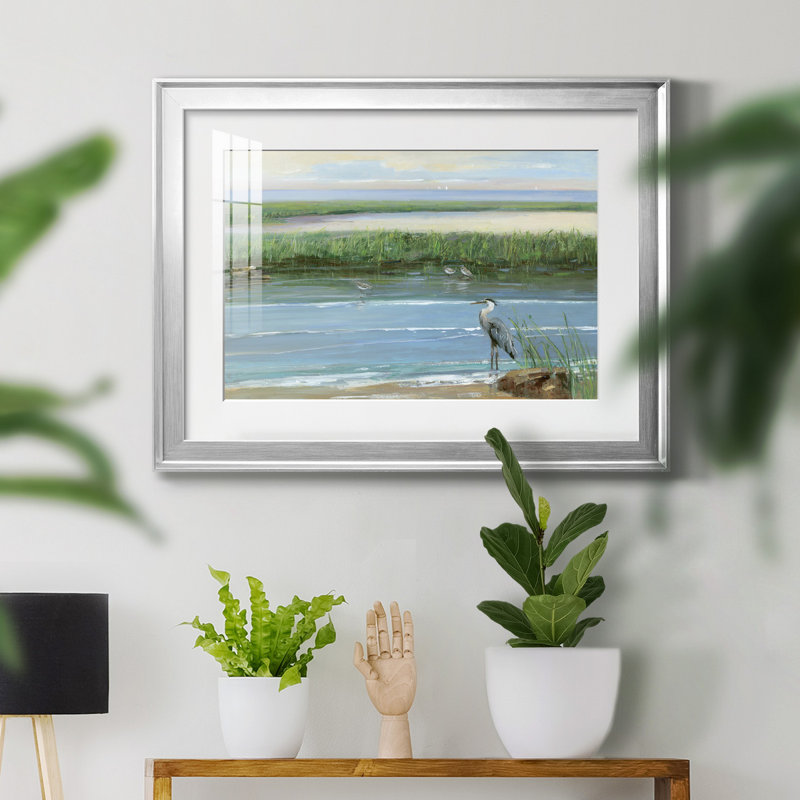 Wading at Dusk - Peinture encadrée, H 26,5 po x l 36,5 po x P 1,5 po, Papier avec cadre argenté