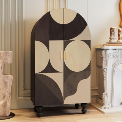 Armoire arquée avec tablettes et portes