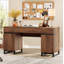  Ensemble de mobilier de bureau personnel: bureau de direction de 59 po avec station de charge et armoire de rangement, bibliothèque haute de 72 po, bureau d'ordinateur moderne et tablette de bibliothèque-122933758-128721377