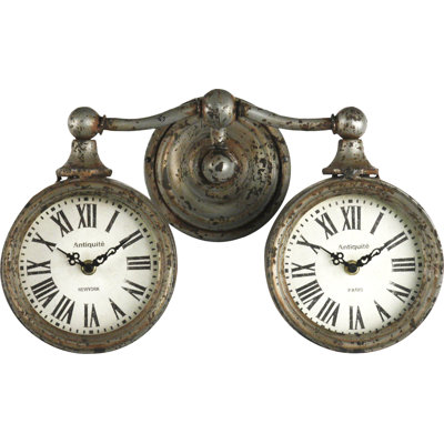 Horloge murale en fer