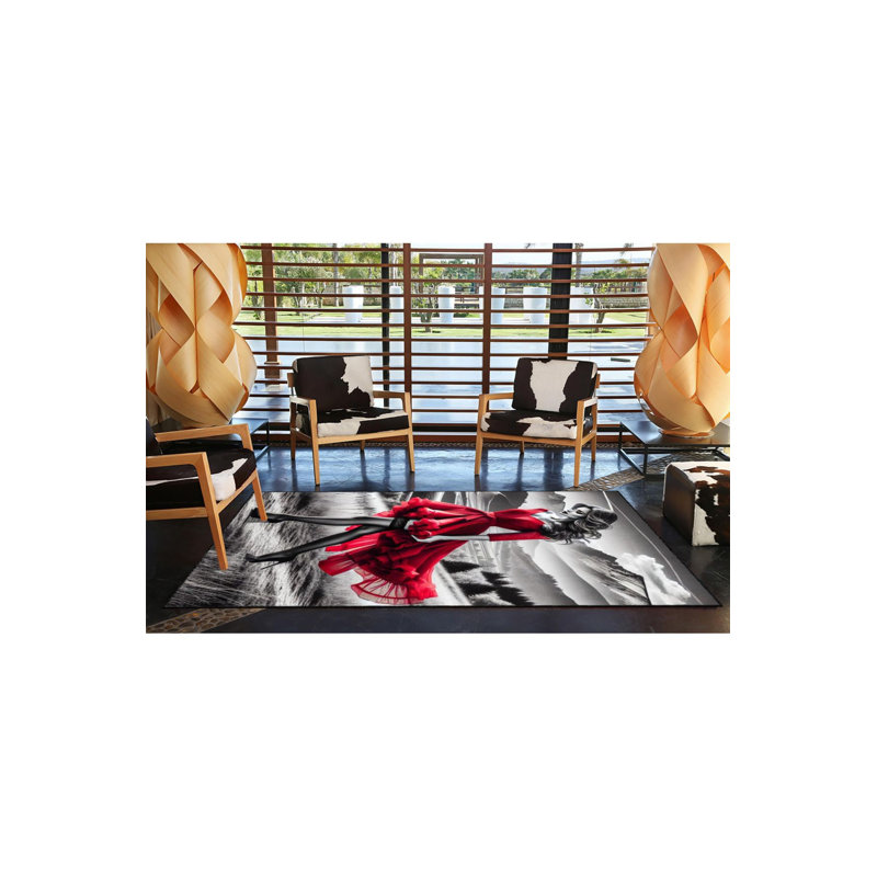 Tapis marche femme en robe rouge, Tapis de couloir 2 pi 6 po x 6 pi 7 po inclus