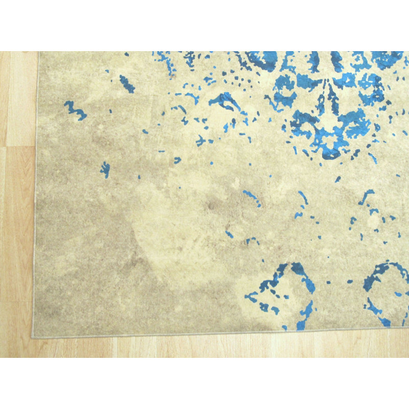 Floral Area Rug in Blue, 5' x 8'
