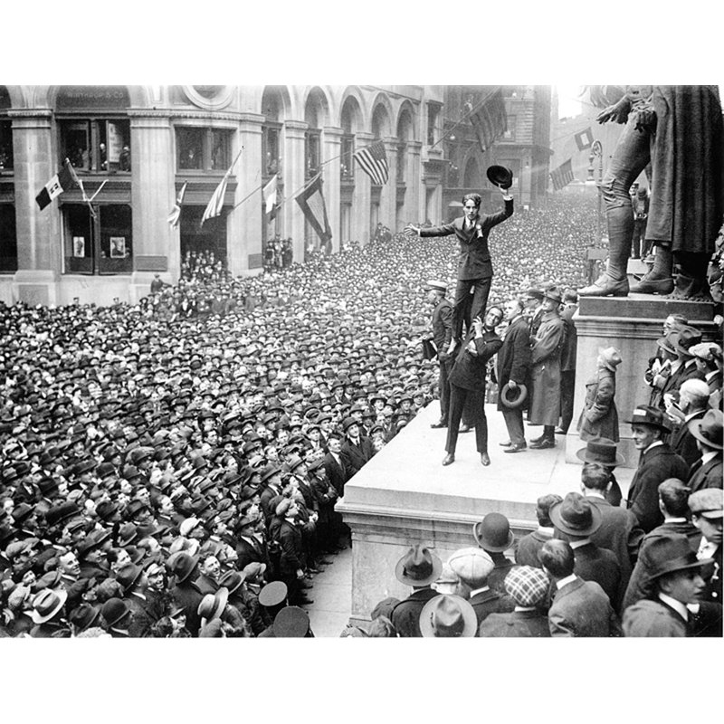 Charlie Chaplin à New York - 1800, H 28 po x l 37 po