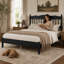 Grand lit plateforme en bois Bolton avec tête de lit à broche classique, design organique moderne, lattes anti-bruit fixes-133600068