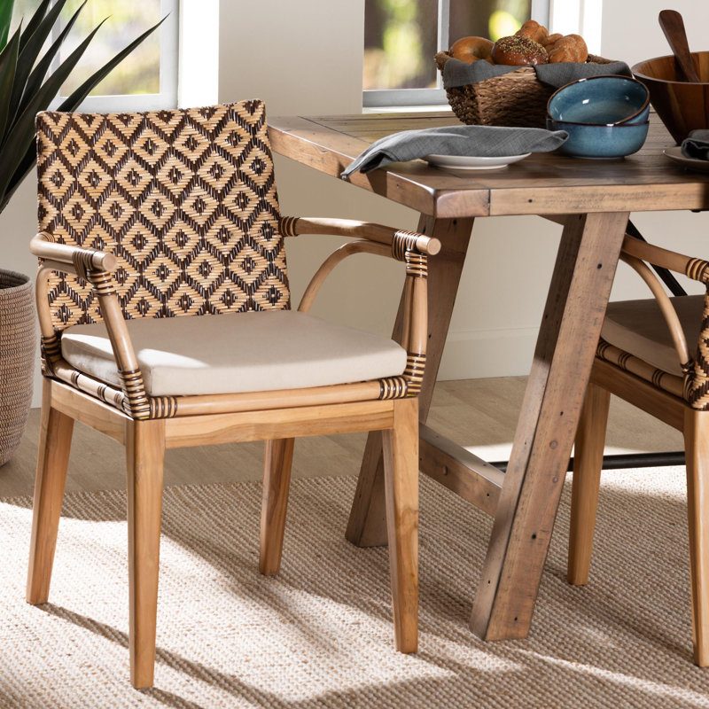 Chaise de salle à manger bali & pari Storsel en rotin naturel et bois de teck, bicolore marron