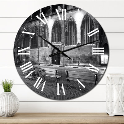 Horloge murale très grande