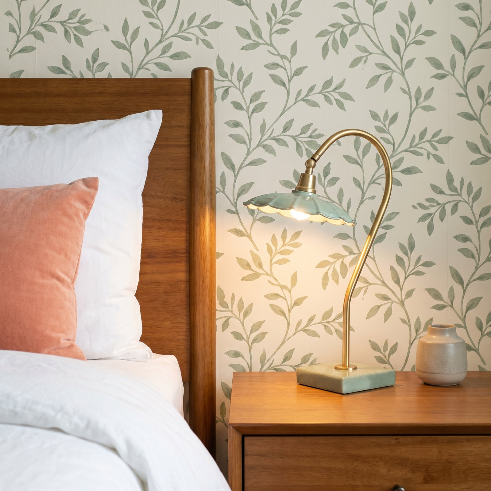 Omera Metal Table Lamp