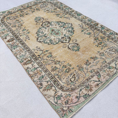 Tapis beige en laine Vintage Patchwork 63,8 x 100,8 pouces