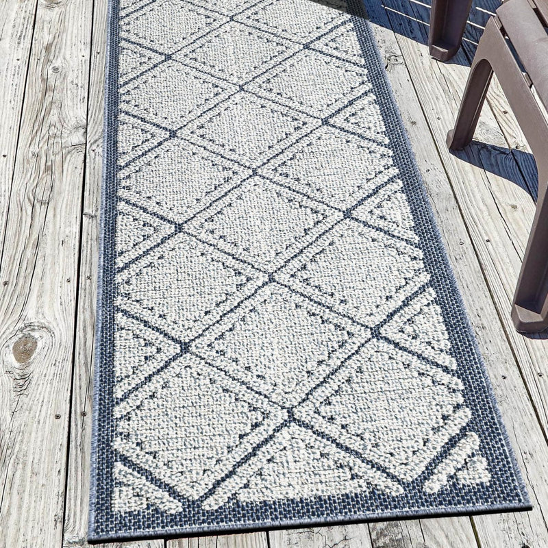 Indoor/Outdoor Trellis Area Rug, Runner 2'7" x 12'