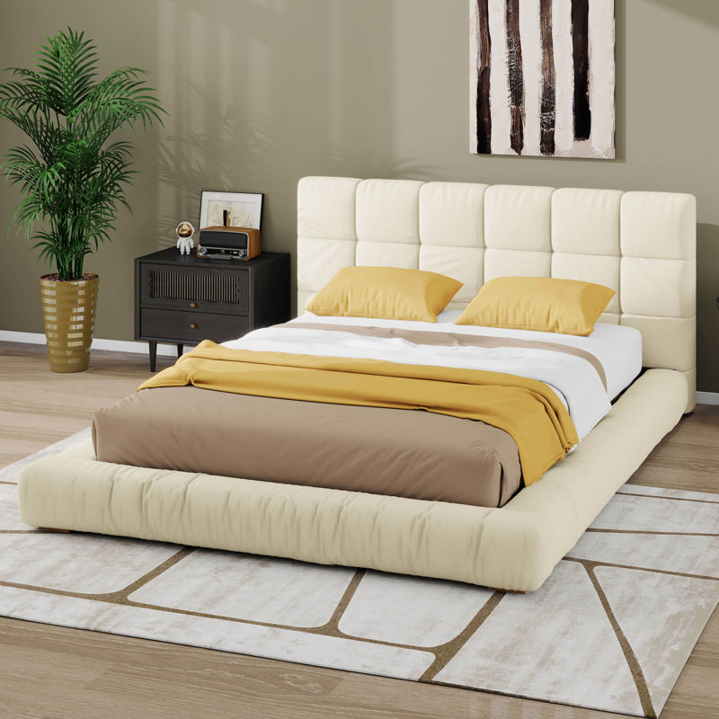 Lit plateforme tapissier en velours avec tête de lit capitonnée Channel, Queen, Beige