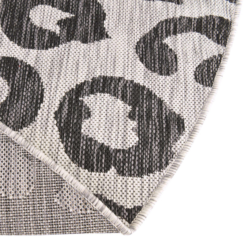 Munguia Animal Print Indoor / Outdoor Rug, Round 7'10"