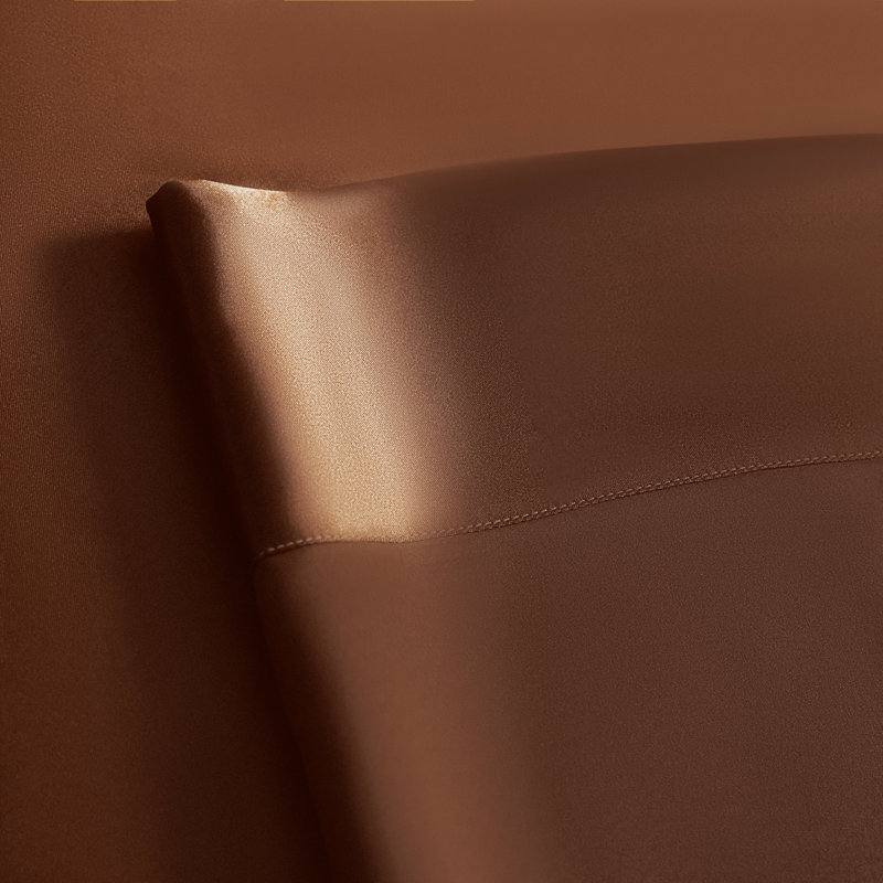 Luxury 4-Piece Satin Sheet Set - Satin Bedding Set, California King Bedspread + 4 Additional Pieces, Brown