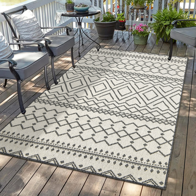 Brunn Geometric Machine Woven Rectangle Polypropylene Area Rug in Blue, Rectangle 5' x 7'