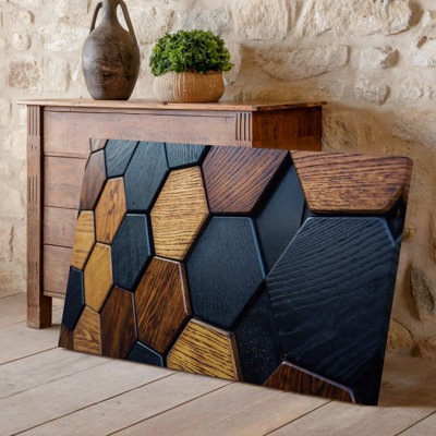 Toile vue de près d'un panneau mural hexagonal en bois mettant en valeur une riche surface texturée composée de différents abat-jours apportant un art mural sur toile