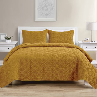 Kaleidoscope 3-Piece Embossed Geometric Quilt 