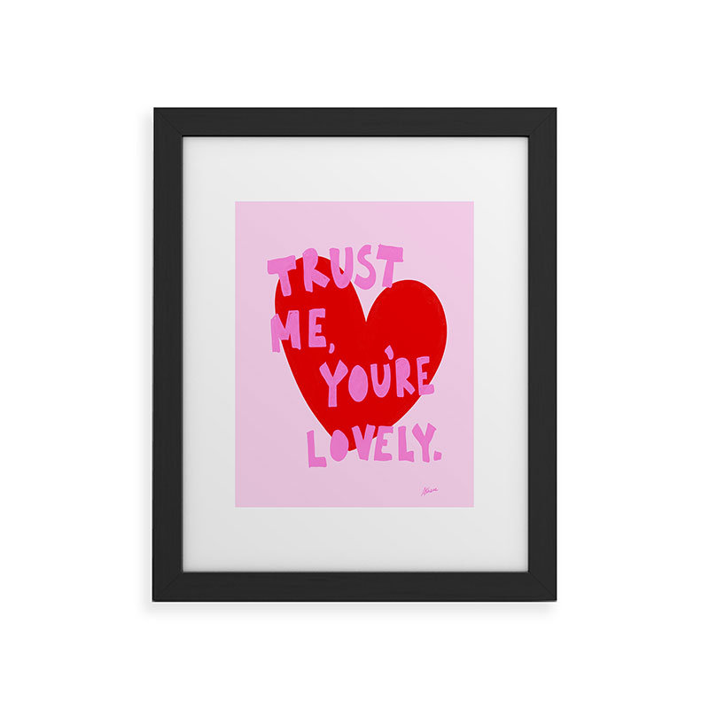 «AthenesAtelier Trust Me Youre», jolie reproduction d'art encadrée rose, H 10 po x l 8 po x P 1,5 po, Encadré bois noir