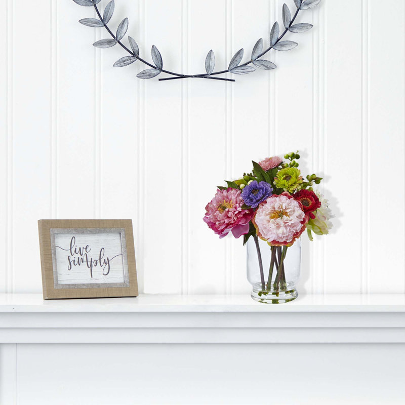 Centre de table pivoines dans un vase
