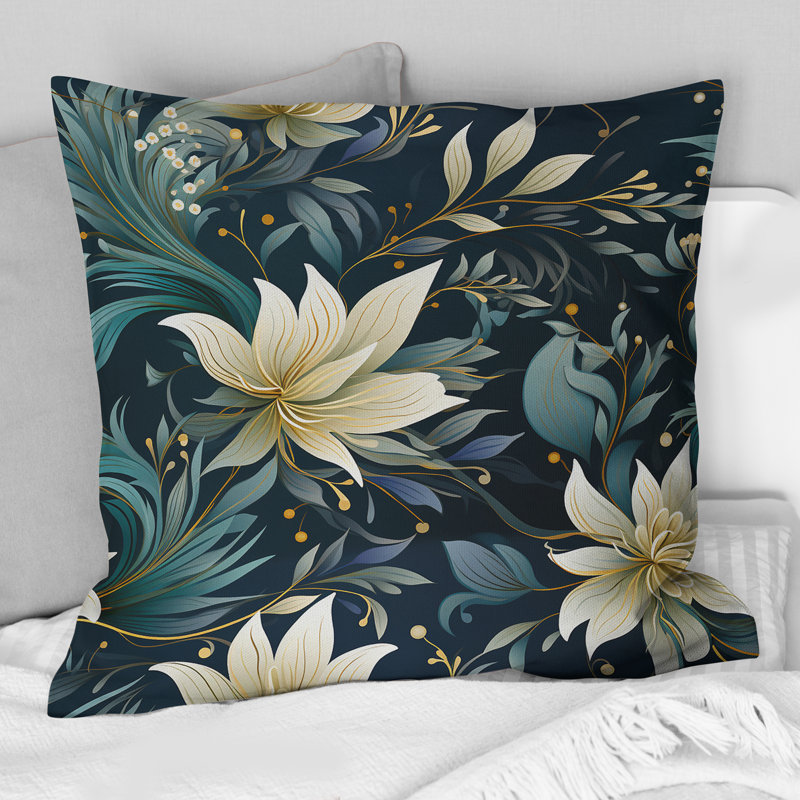 Coussin décoratif blanc à motif floral Lotus, H 16 po x l 16 po