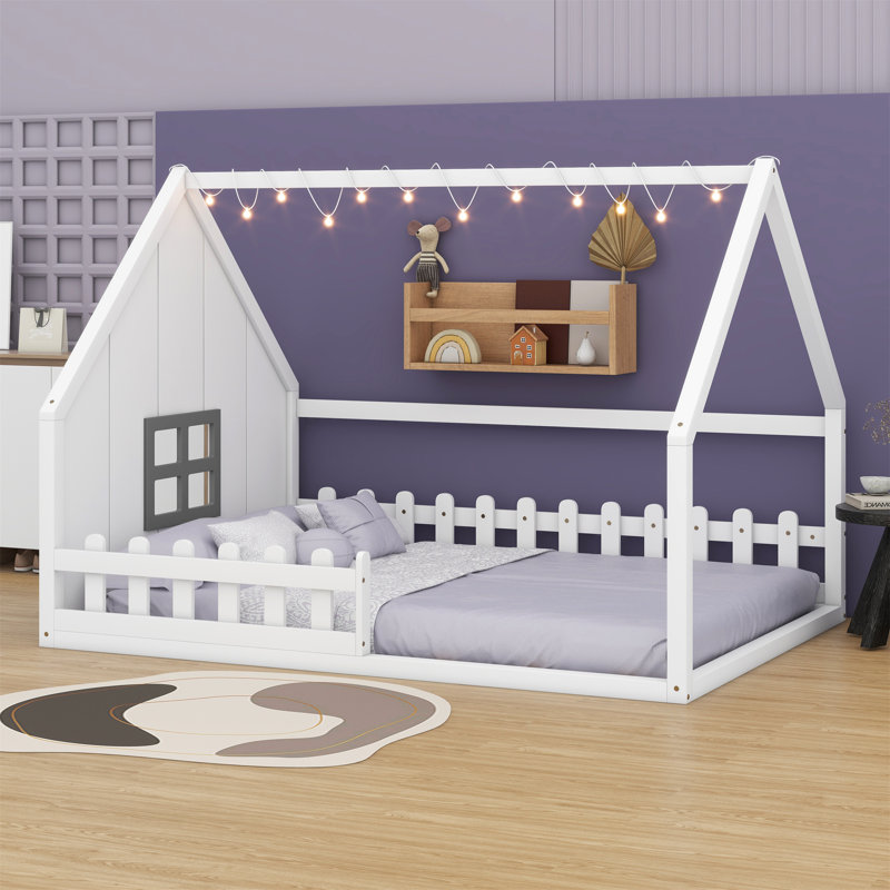 Lit en bois avec fenêtre et clôture, Blanc