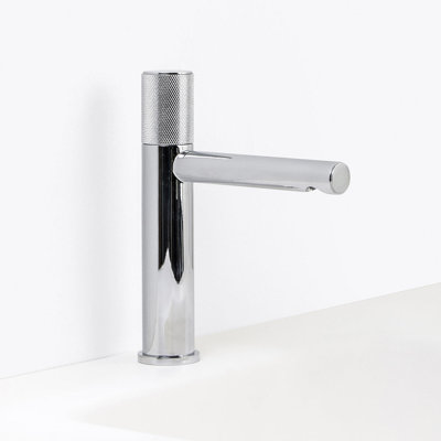 Metro Knurled Bathroom Faucet - Single Hole - 9" Brass