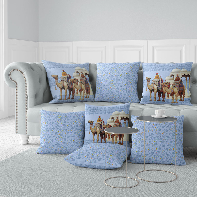 Coussin décoratif intérieur / extérieur Camel Caravan, 20 po x 20 po