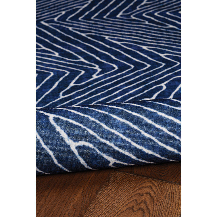 Davanna Abstract Bath Mat Ivy Bronx Color: Blue