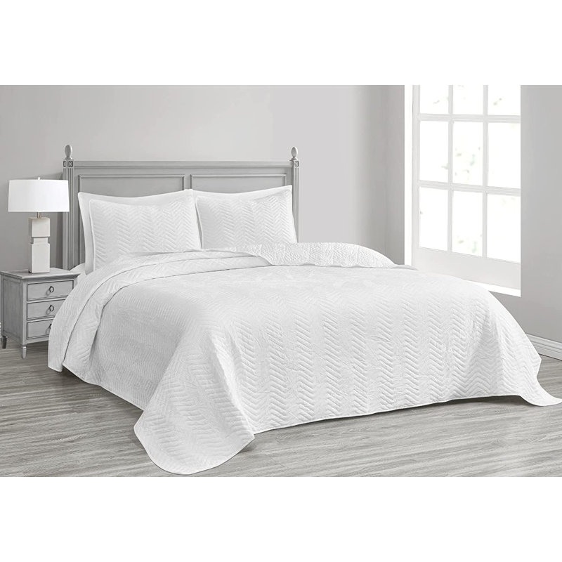 White Queen Reversible Microfiber Quilt Set with Chevron Stitch
