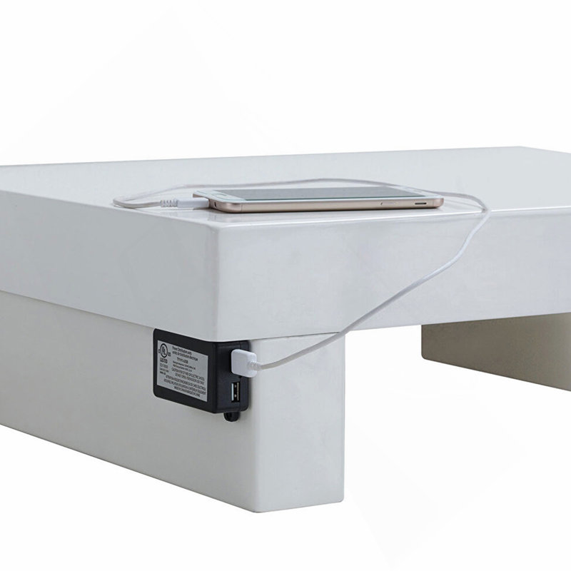 Petite table de chevet en bois avec chargeur USB au fini blanc