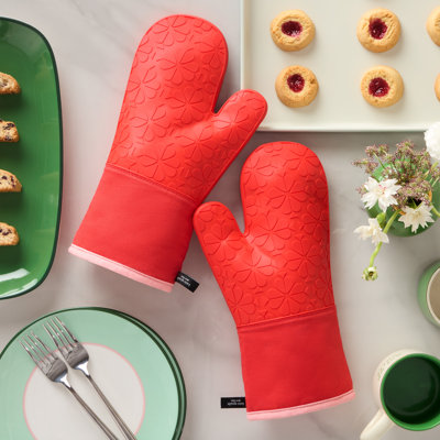 Kate Spade New York Spade Flower Floral Oven Mitt Set