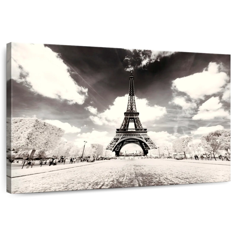 Ravi His Majesty Eiffel, 32" H x 48" W
