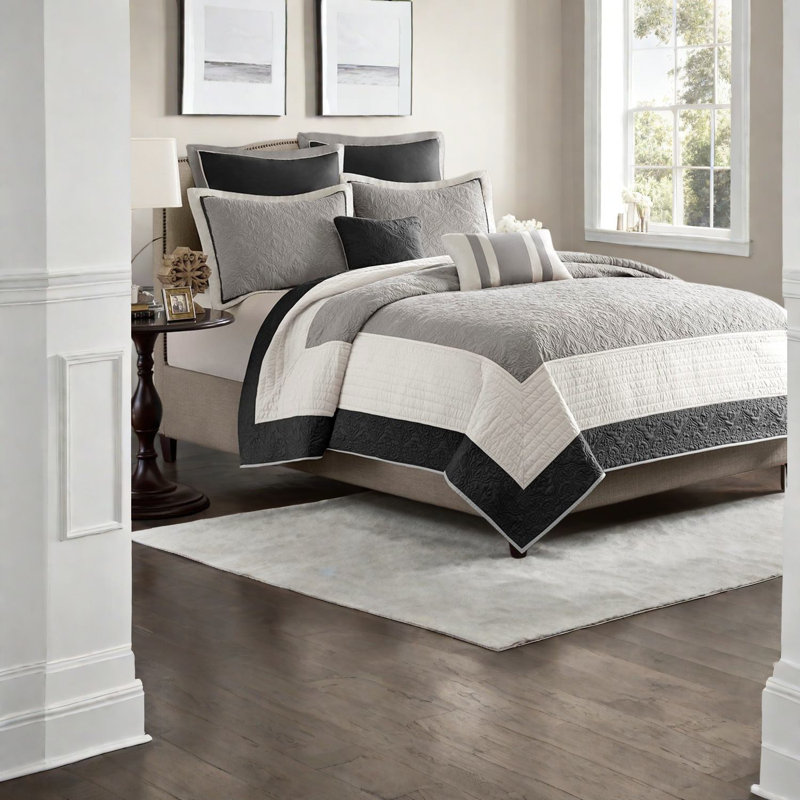 Luxury 7-piece Bedding Sets, Cotton Quilt With Decorative Elements For Modern Bedrooms