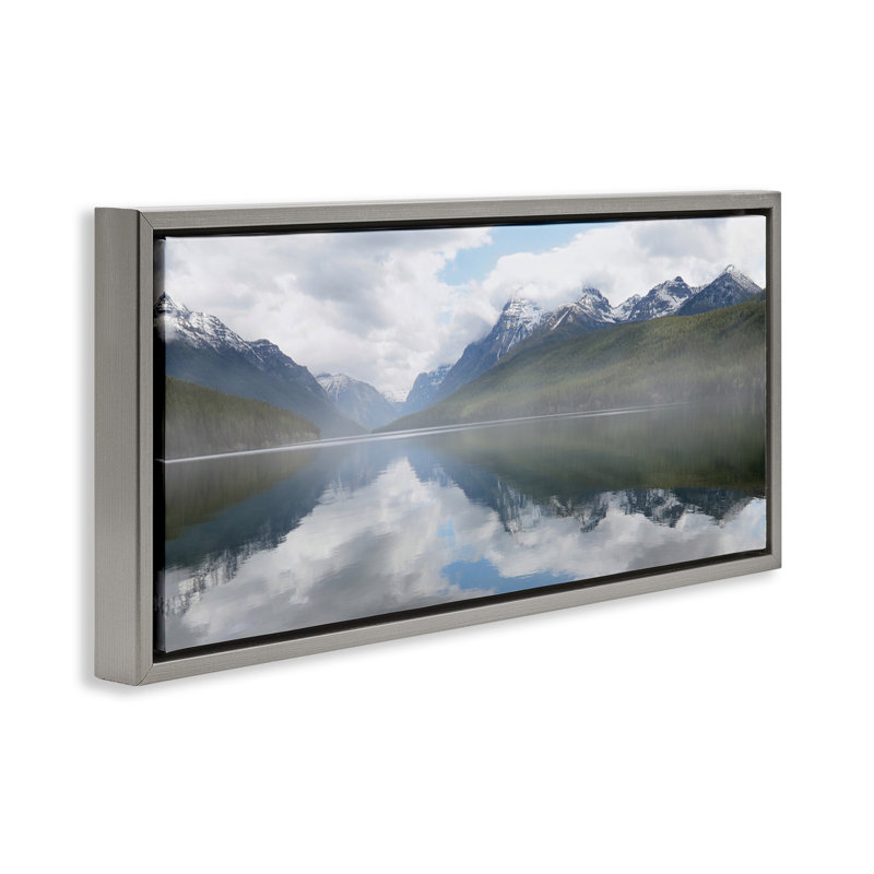 "Mountain Peak Reflections", art mural encadré par Lori Deiter, Cadre flottant gris lustré, H 14 po x l 31 po