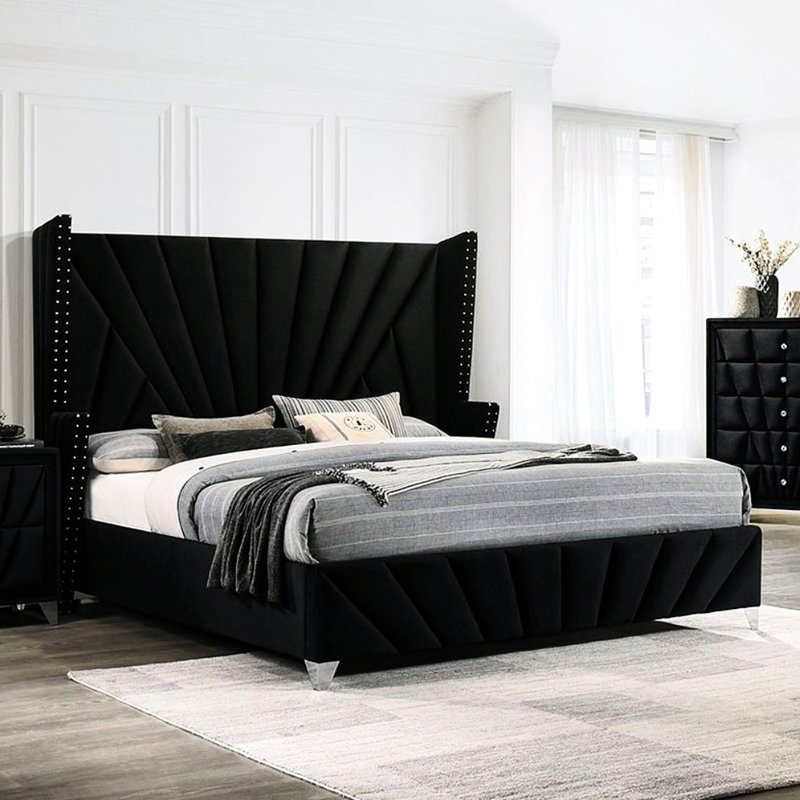 Lit pour grand lit avec tête de lit tapissier à oreilles en tissu noir, structure en bois massif, garniture cloutée, acrylique imitation cristal, conception transitionnelle inspirée de l'art