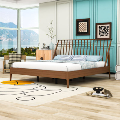 Lit plateforme en bois avec tête de lit et lattes