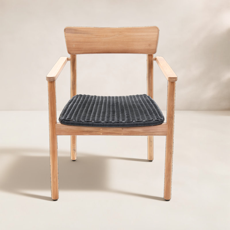 Chaise de patio empilable en teck Amira