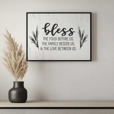 «Bless the Food devant nous» par lettres et doublure