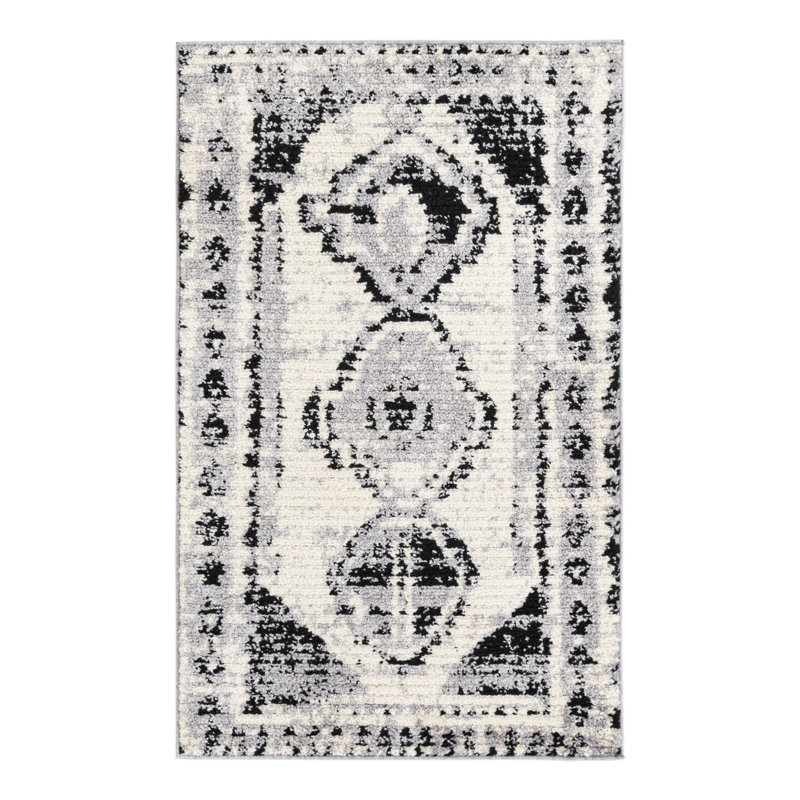 Ithalia Oriental Indoor Rug, Rectangle 3'3" x 5'3"