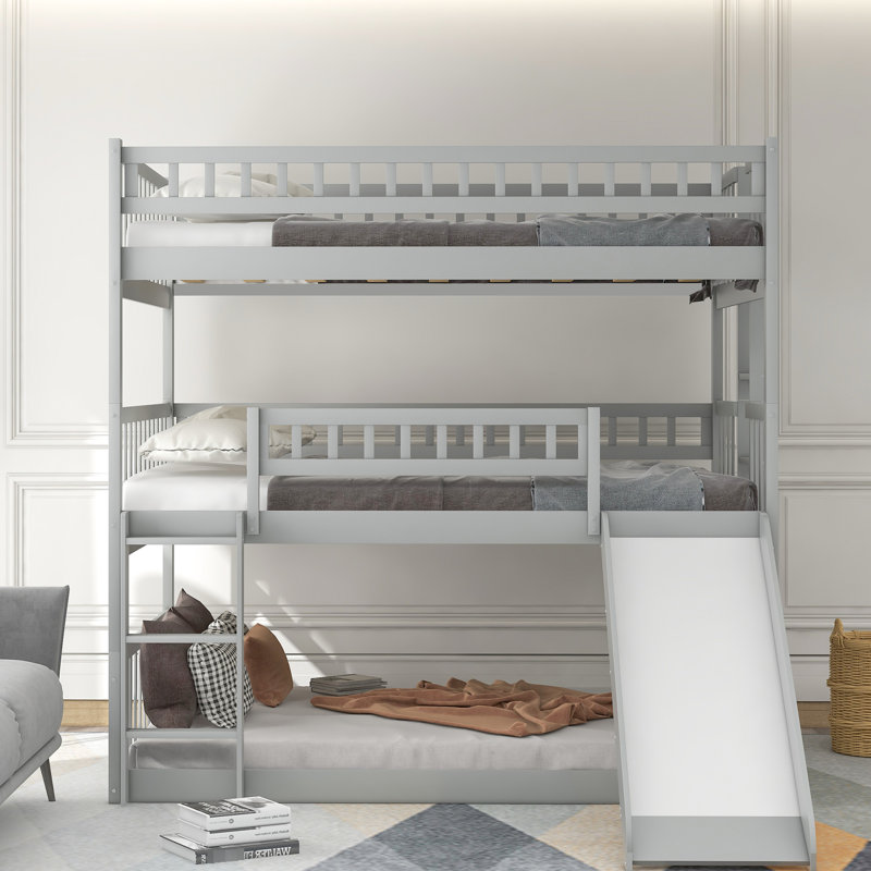 Lit superposé triple taille, gris, fabrication en bois massif pour une durabilité à long terme équipée de barrières de sécurité et de divertissement
