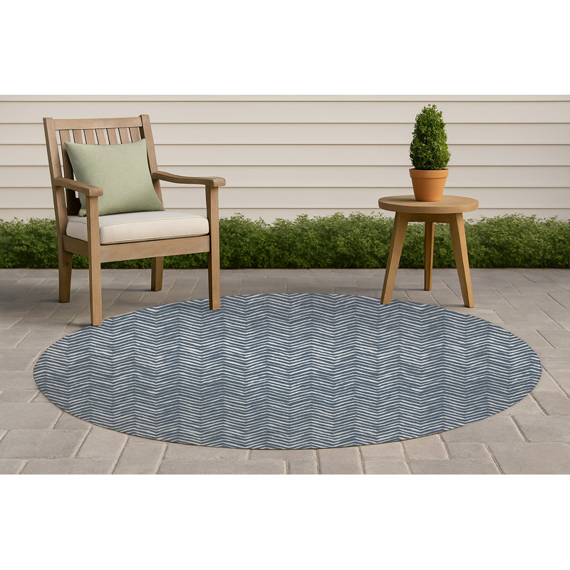 Chevron Snug Non-Slip Outdoor Rug, Round 5'