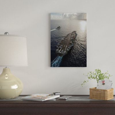«USS George Washington and USS Mobile Bay Underway In The Pacific Ocean» par Stocktrek Images, impression sur toile tendue