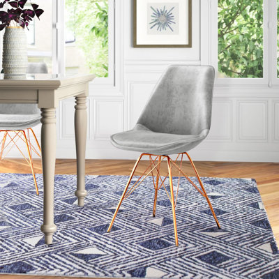 Chaise d'appoint rembourrée en velours Lougenia