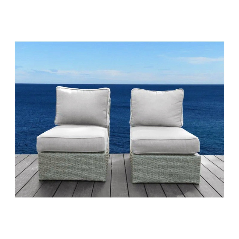Chaise de patio entièrement assemblée avec coussins