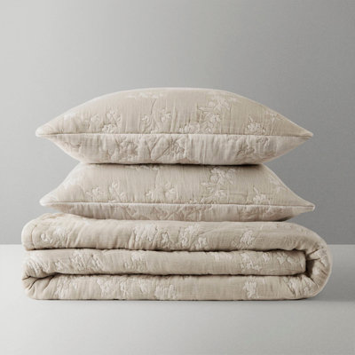 Soft and comfortable Quilt Set