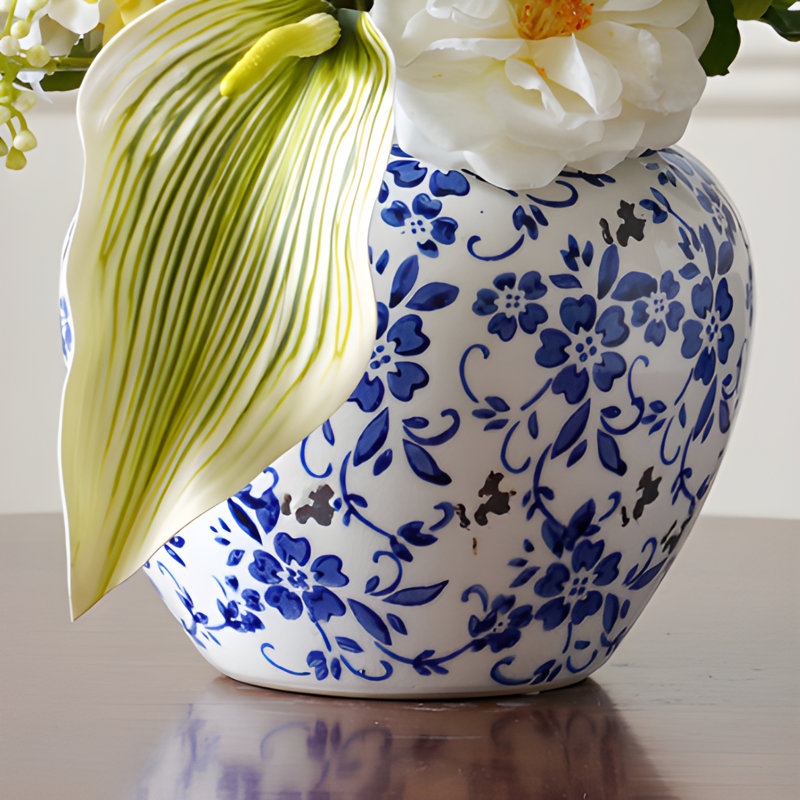 Ornements de fleurs simulées