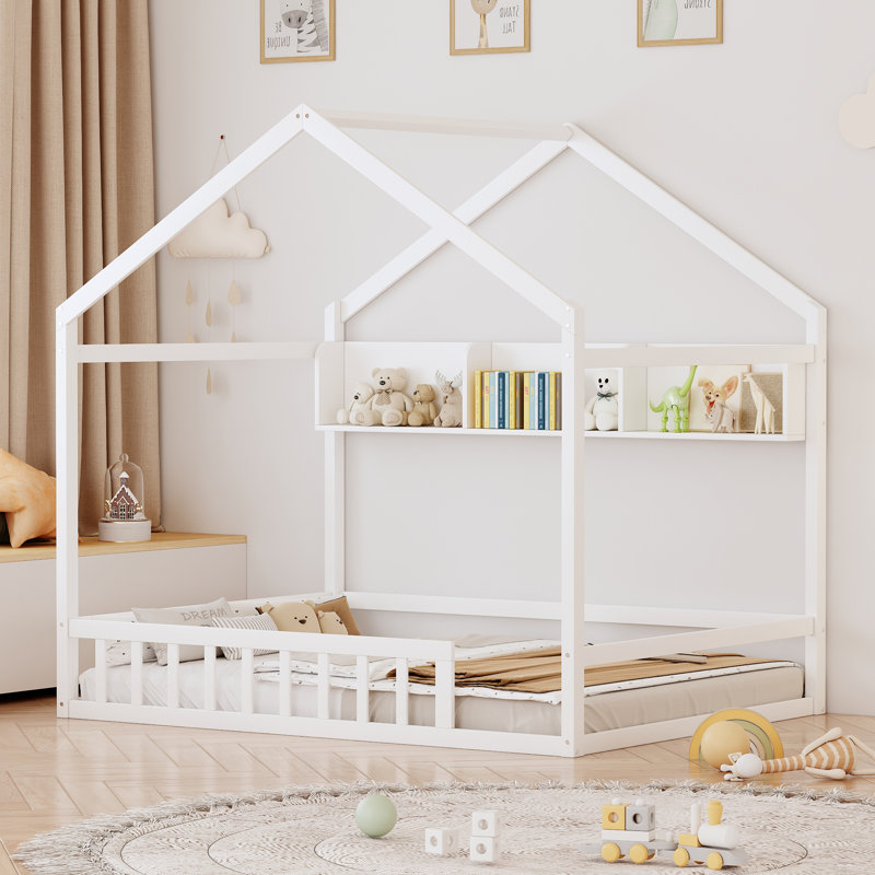 Lit en bois de pin à structure ouverte Alexondria avec toit incliné et clôture, tablette intégrée, maisonnette, Simple, Blanc