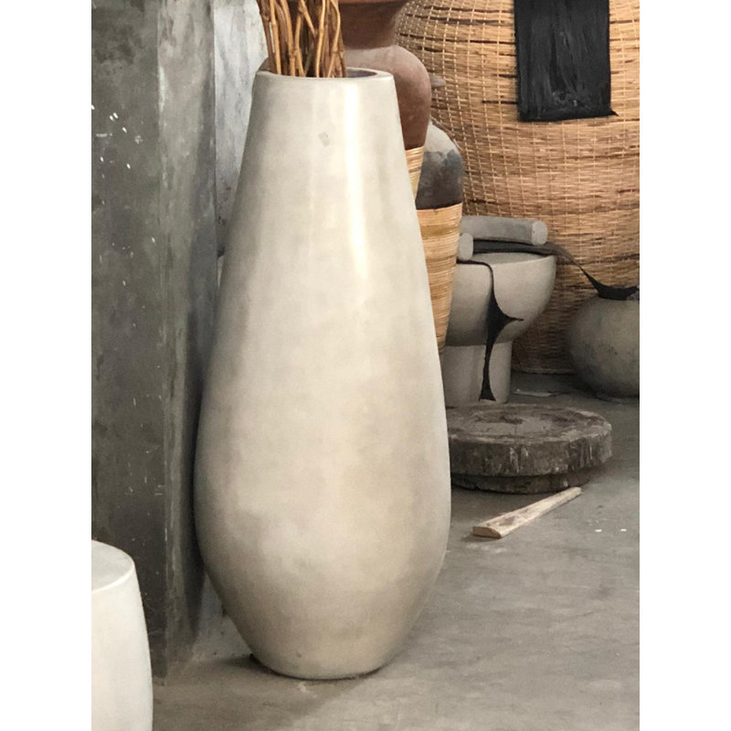 Vase de plancher en ciment fait à la main