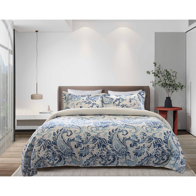 Polyester Standard Paisley Quilt, Full/Queen Quilt + 2 Shams