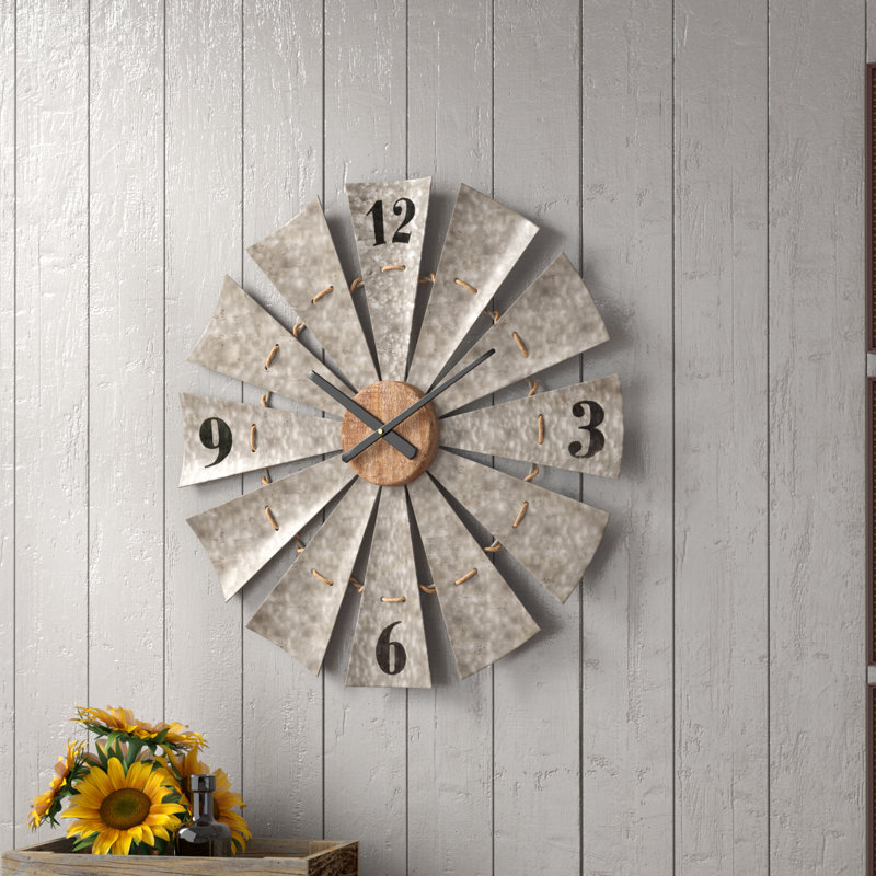 Le Metal Wall Clock