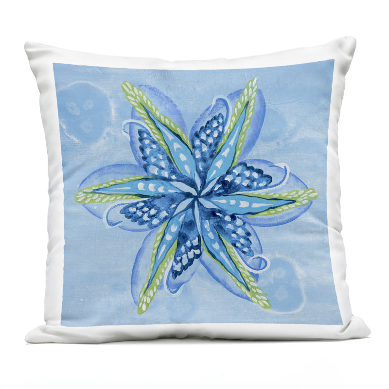 Coussin d'extérieur imprimé en forme d'étoile par Liz Jardine